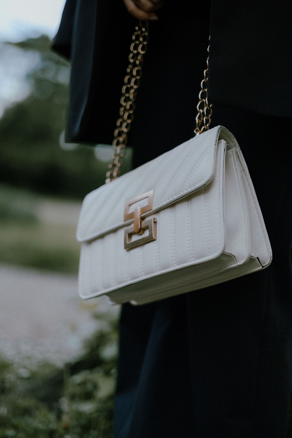 Quilted Chain Shoulder Bag - White